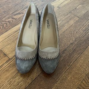 VANELi Doris Fango Truffle Suede shoe